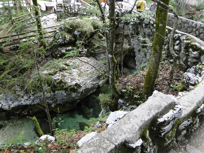 Weg zu den Wasserfällen Savafäll