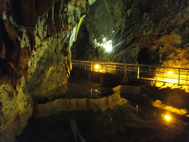 Seehöhle Kastria